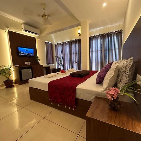 The Ocean Park Beach Resort Kovalam Buitenkant foto