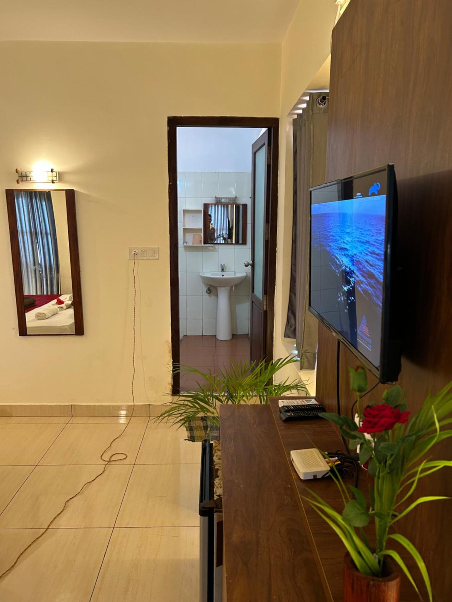 The Ocean Park Beach Resort Kovalam Buitenkant foto