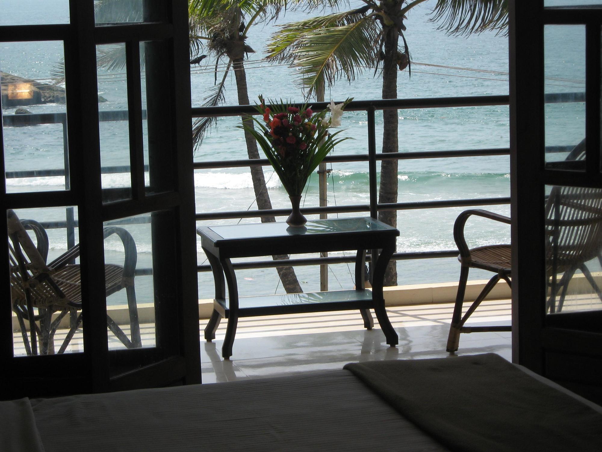 The Ocean Park Beach Resort Kovalam Buitenkant foto