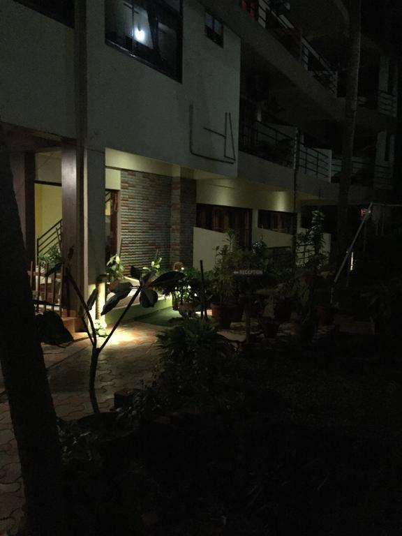 The Ocean Park Beach Resort Kovalam Buitenkant foto