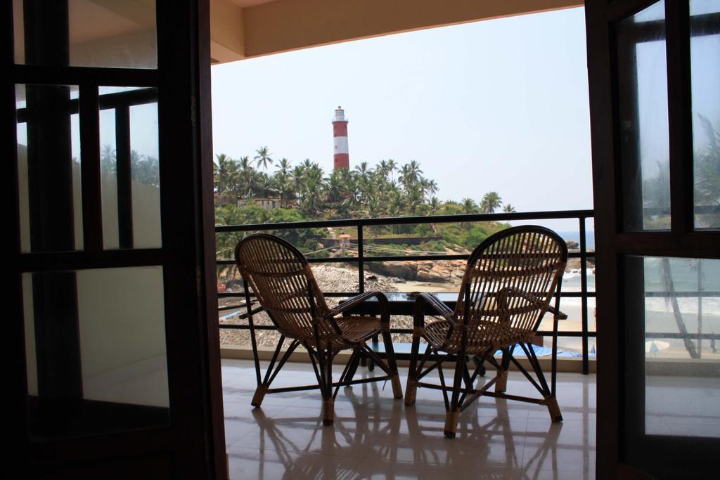 The Ocean Park Beach Resort Kovalam Buitenkant foto