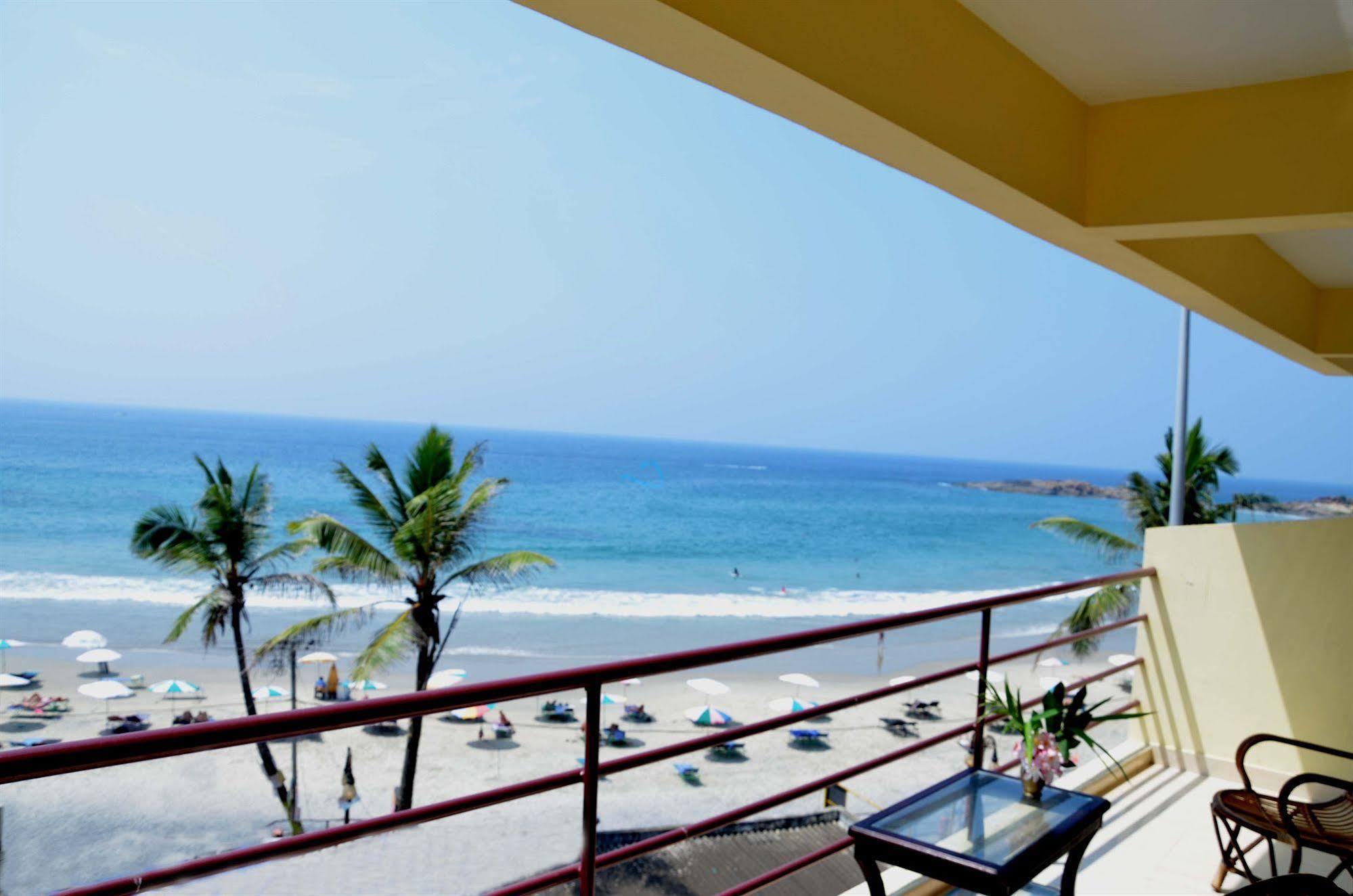 The Ocean Park Beach Resort Kovalam Buitenkant foto