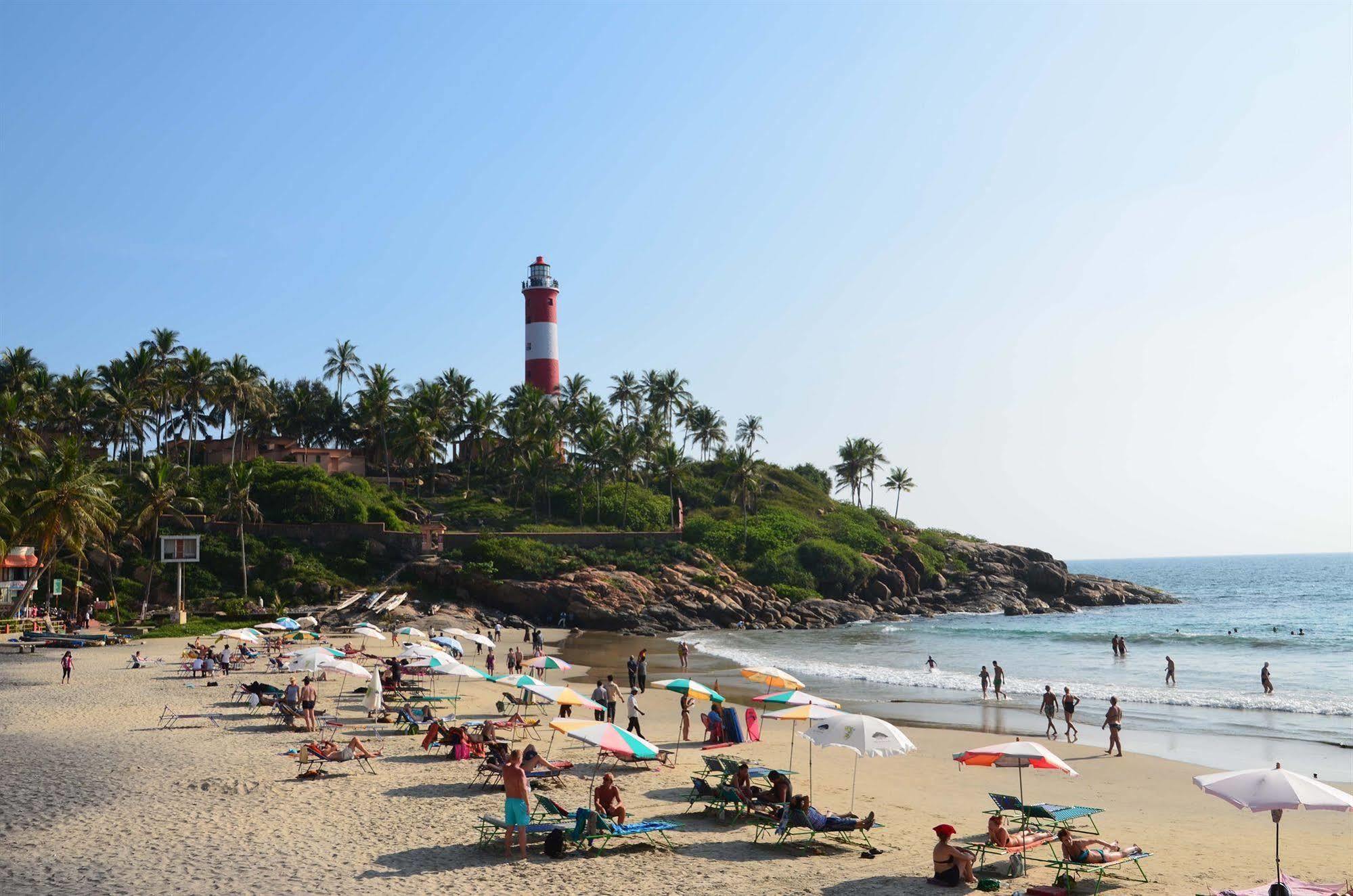 The Ocean Park Beach Resort Kovalam Buitenkant foto