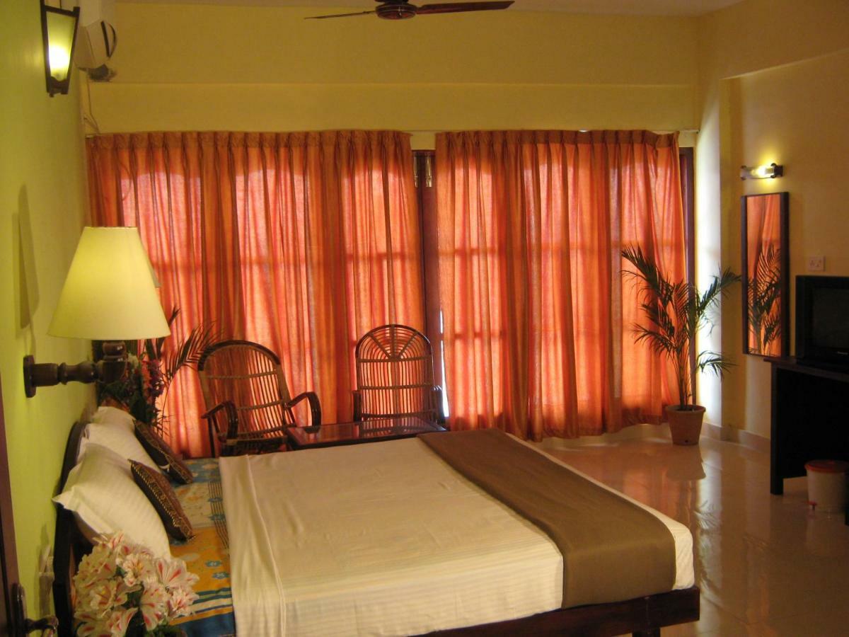 The Ocean Park Beach Resort Kovalam Buitenkant foto